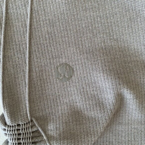 Lululemon Women’s Size 4 Gray In The Flow Crop Compression Leggings Workout - Picture 4 of 10